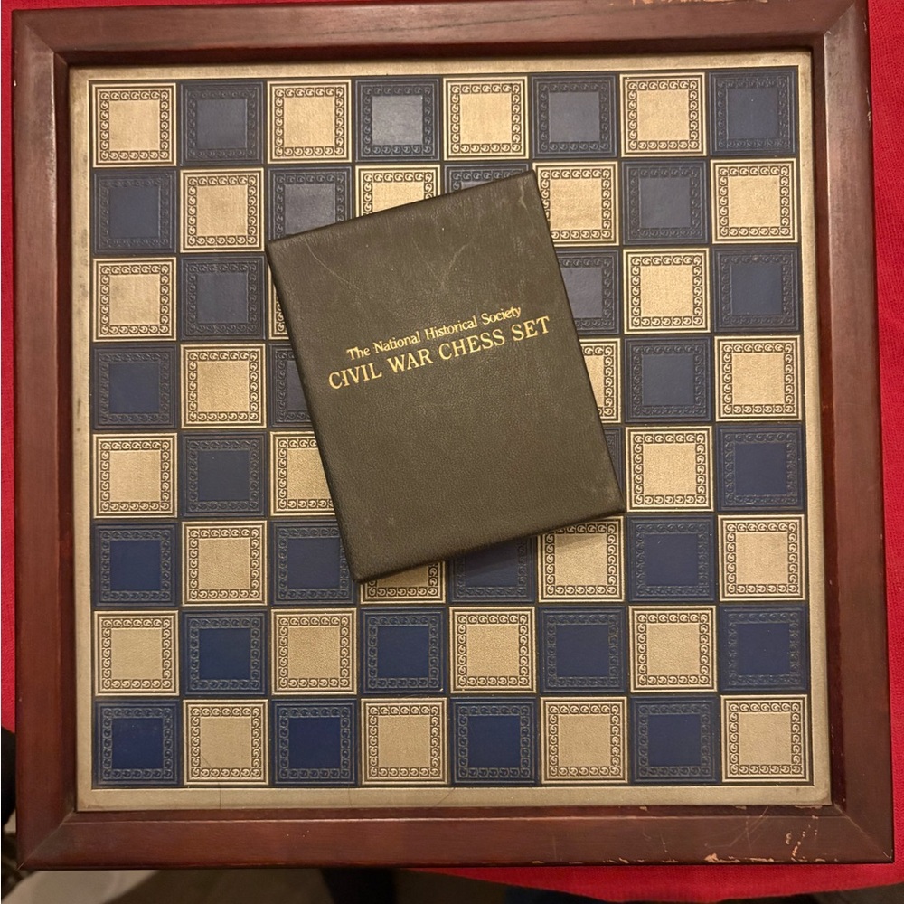 Civil War Chess Set 1983 - Picture 10 of 11